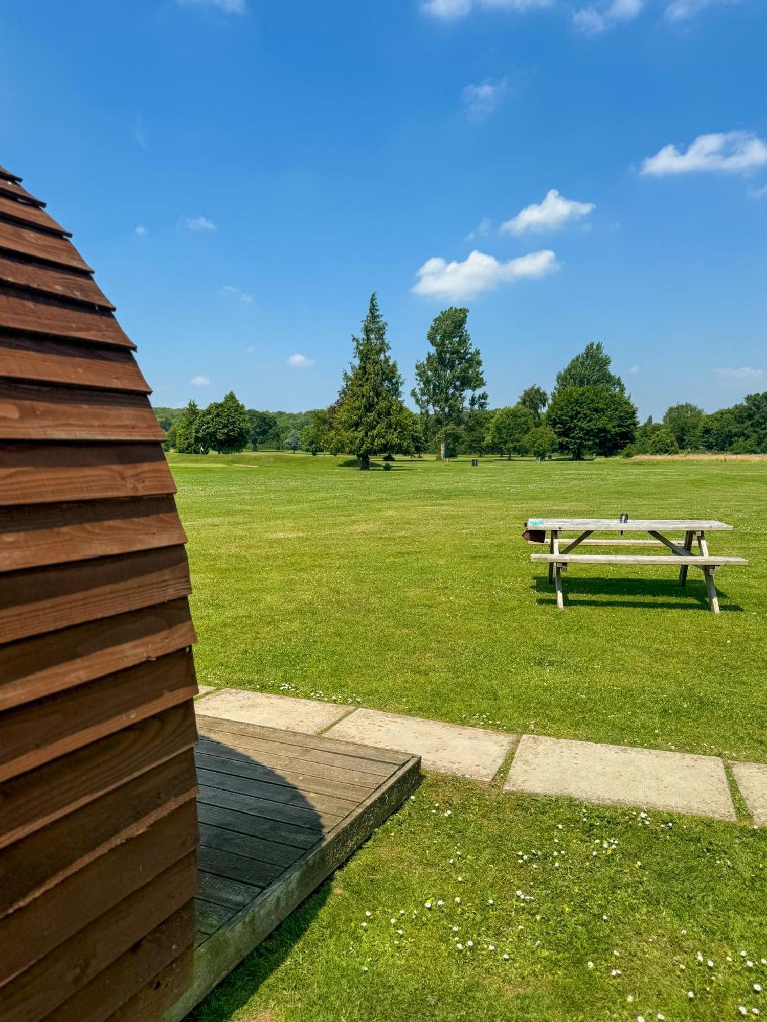 Rodway Hill Golf & Eco Pod Hotel Gloucester Exterior foto